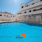 #029 Oura Village Pool & Nightlife 아파트 알부페이라