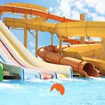 #029 Oura Village Pool&nightlife
